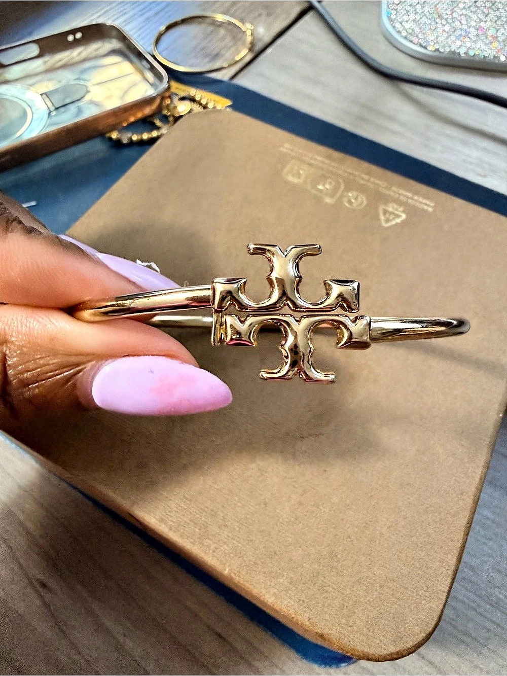 Tory Burch Icon Hinge Bracelet Gold